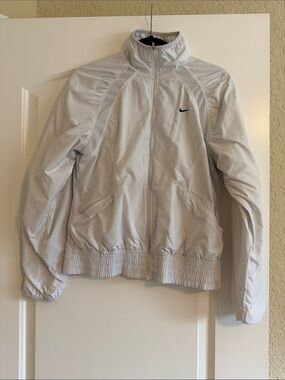 Nike Light Gray Men's Full-Zip Windbreaker Jacket